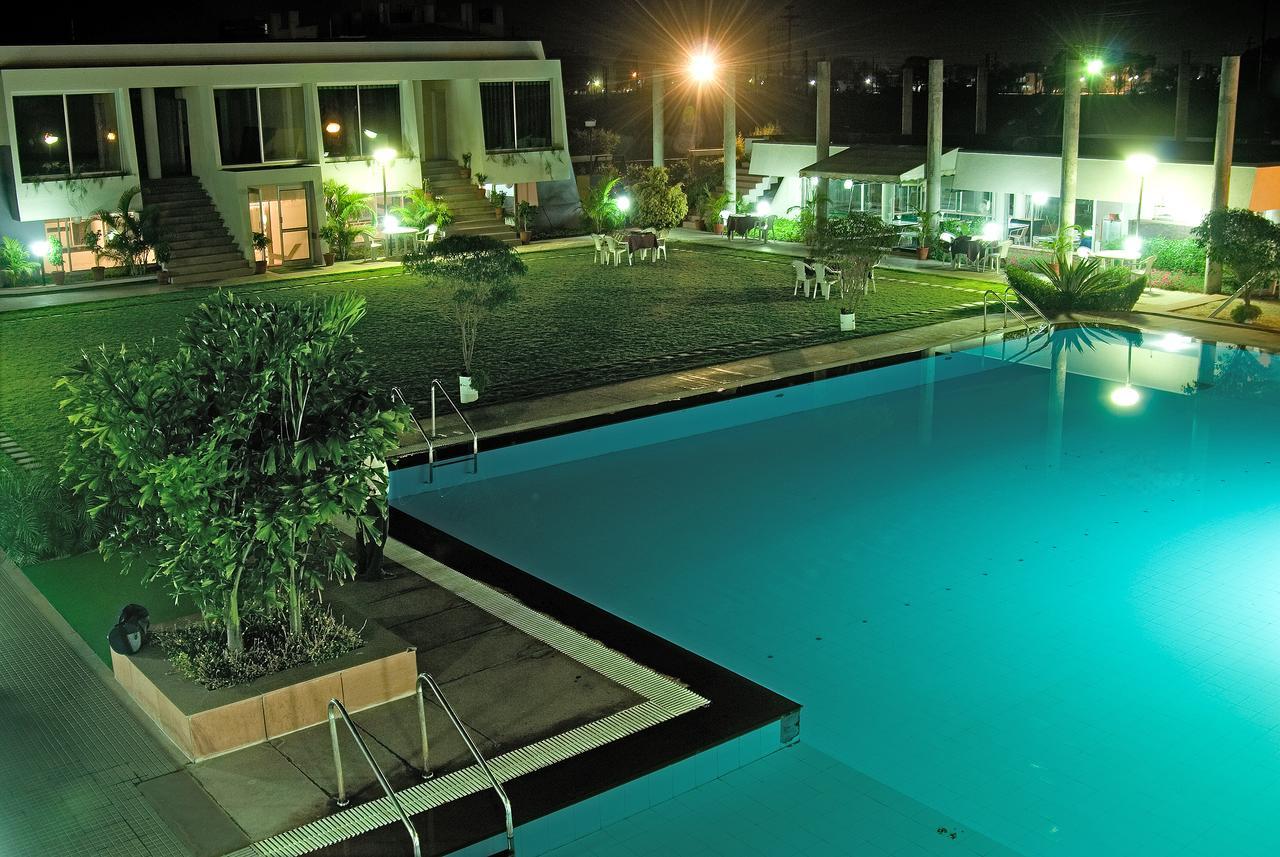 Lch Fitness Hotell Indore Eksteriør bilde